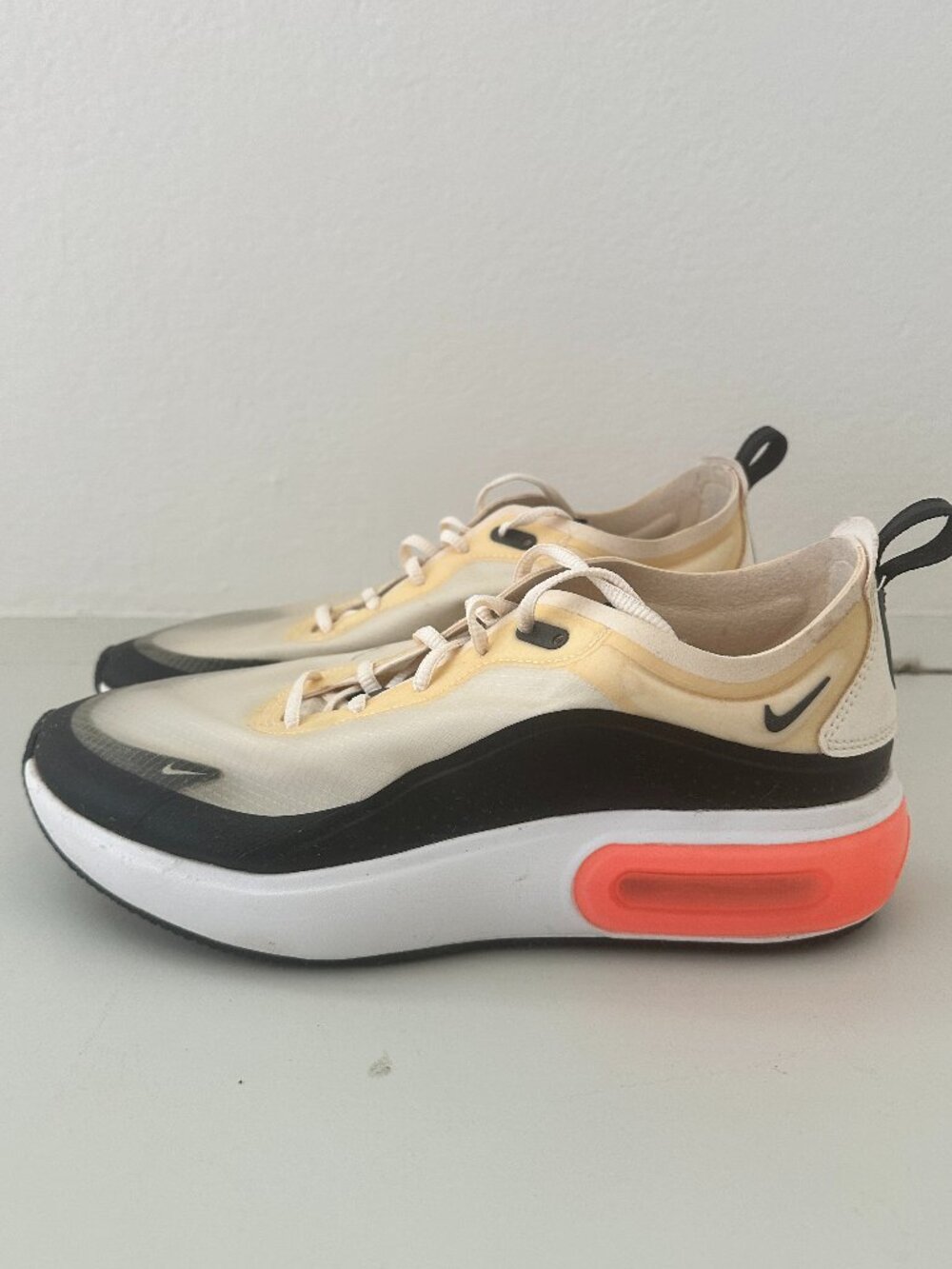 Nike Women's Air Max Dia Mesh Cross-Trainers Shoes, Size 9.5